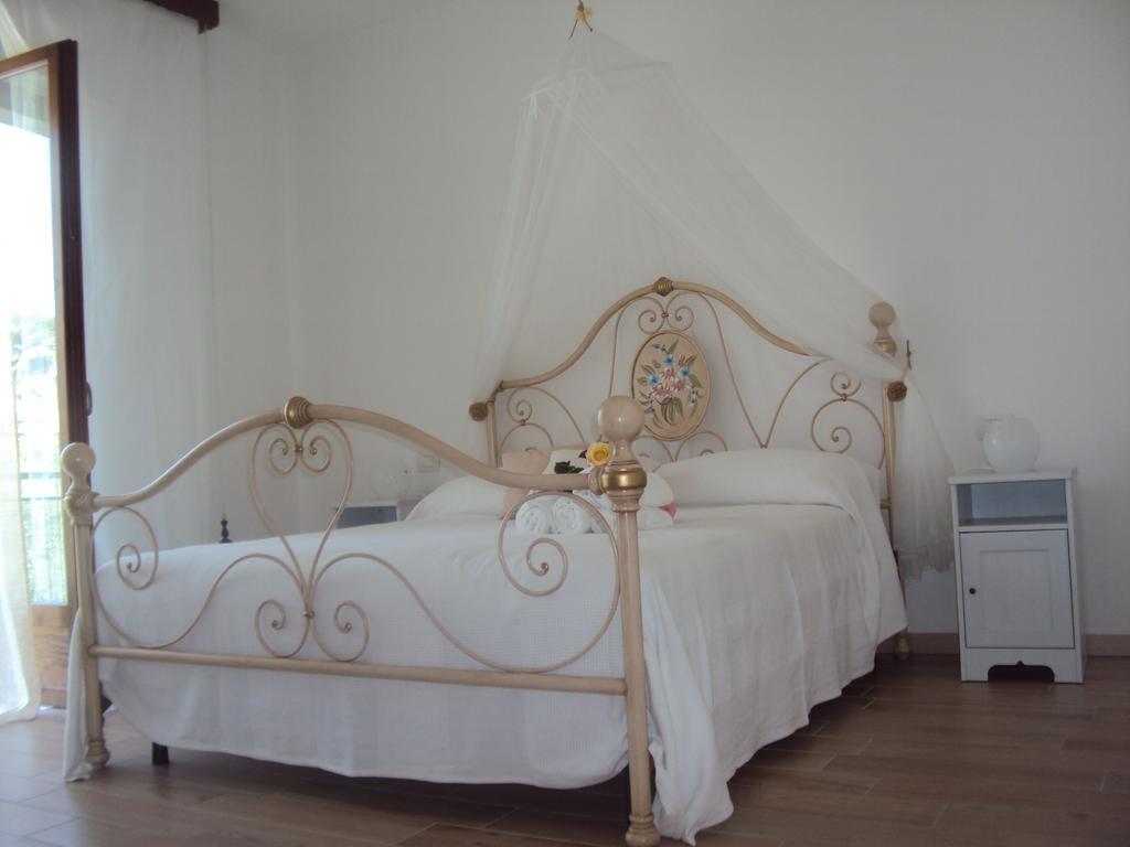 B&B Rosa Del Garda Lazise Oda fotoğraf